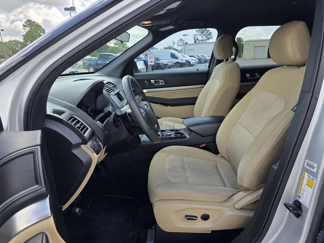 2017 Ford Explorer photo