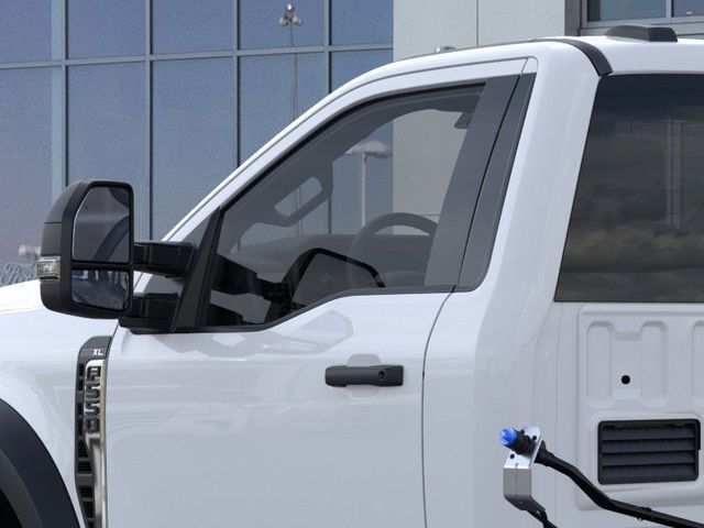 New 2026 Ford Super Duty F-550 Chassis Regular Cab (DRW) 169" Wheelbase XL