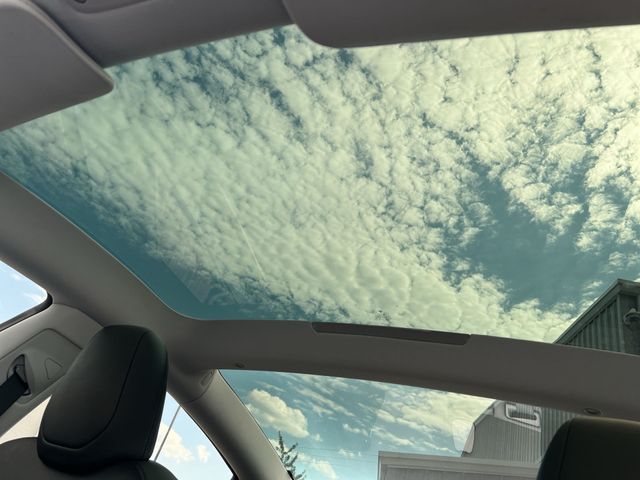 Used 2025  Tesla Long Range image 18