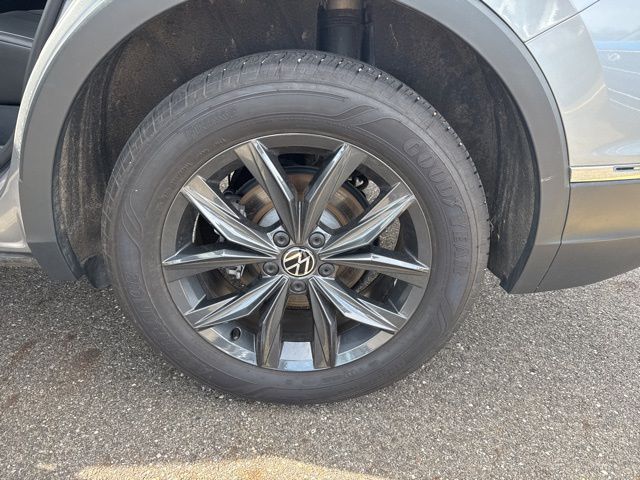 2024 Volkswagen Tiguan 2.0T SE photo