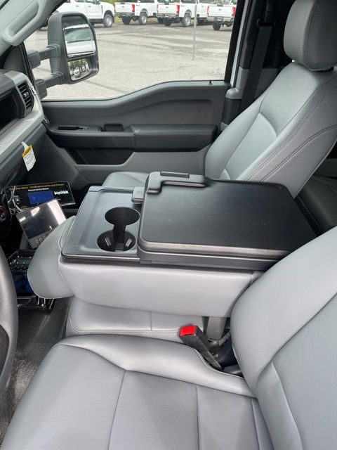 2025 Ford F-550 Super Duty 