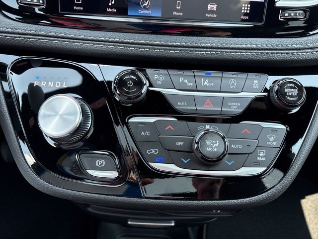 New 2025 Chrysler Pacifica Select 4D Passenger Van