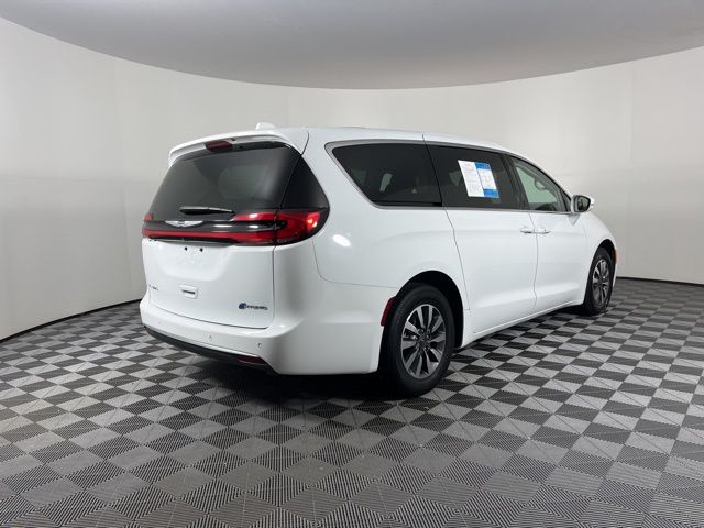 2022 Chrysler Pacifica Hybrid Touring L 10