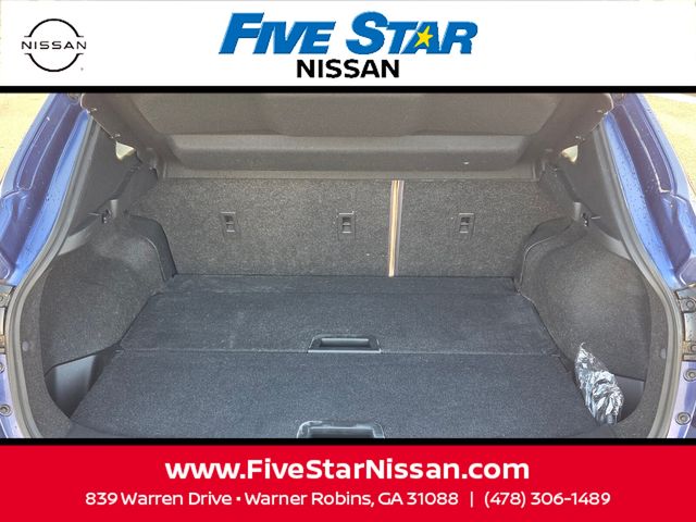 Used 2021 Blue Nissan SL image 12