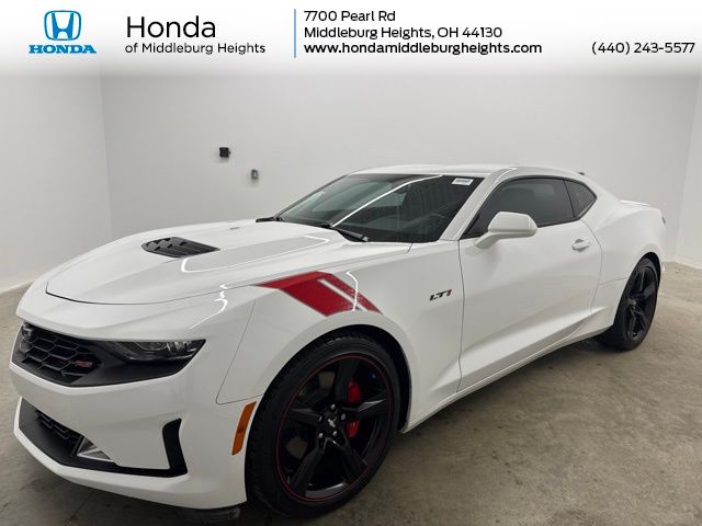Summit White 2021 Chevrolet Camaro Coupe Rear-Wheel Drive 6-Speed Manual