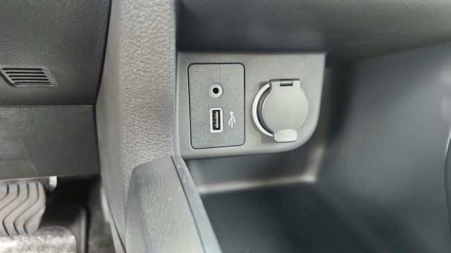 2025 Nissan Kicks Play