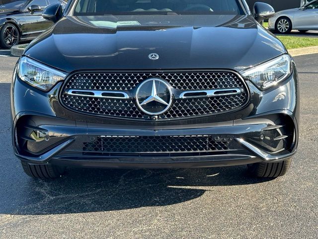 New 2027 Black Mercedes-Benz GLC 300 Coupe image 4