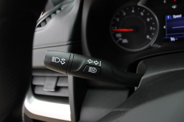 Used 2022 Black GMC SLE image 5