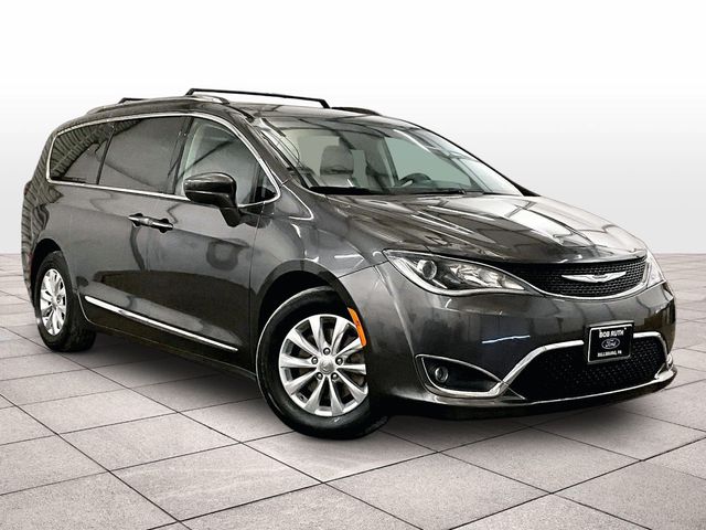 2018 Chrysler Pacifica Touring L - 1