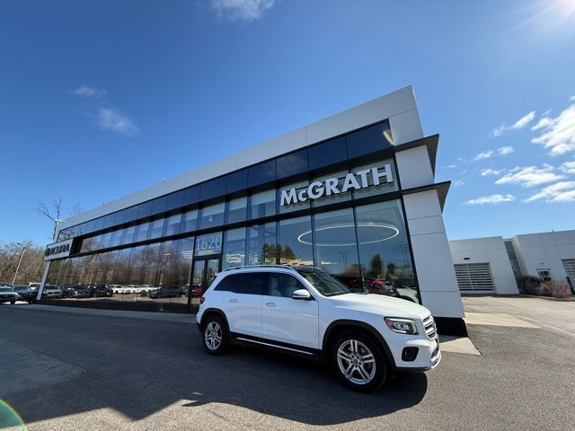 Digital White Metallic 2023 Mercedes-Benz GLB 250 4MATIC SUV / Crossover All-Wheel Drive 8-Speed Dual Clutch