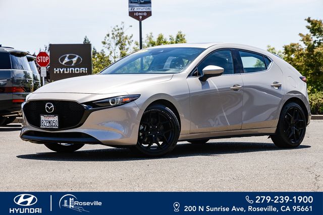 Gray (Platinum Quartz Metallic) 2022 Mazda MAZDA3 Hatchback All-Wheel Drive 6-Speed Automatic
