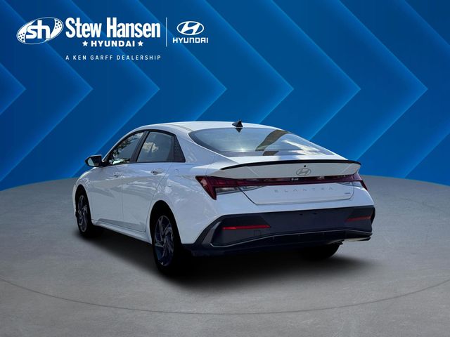 New 2026 White Hyundai SEL Sport image 5