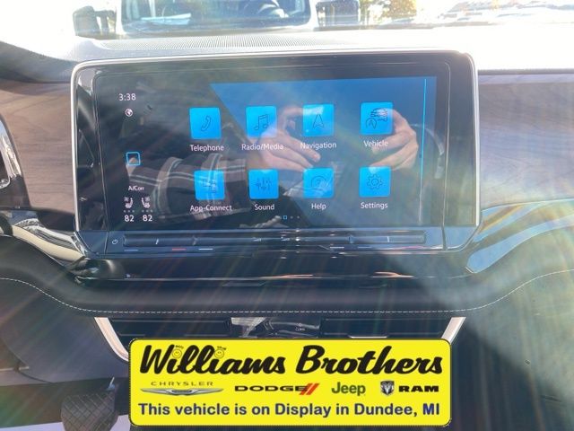 2024 Volkswagen Atlas 2.0T SE w/Technology - Aurora Red Metallic exterior view 17