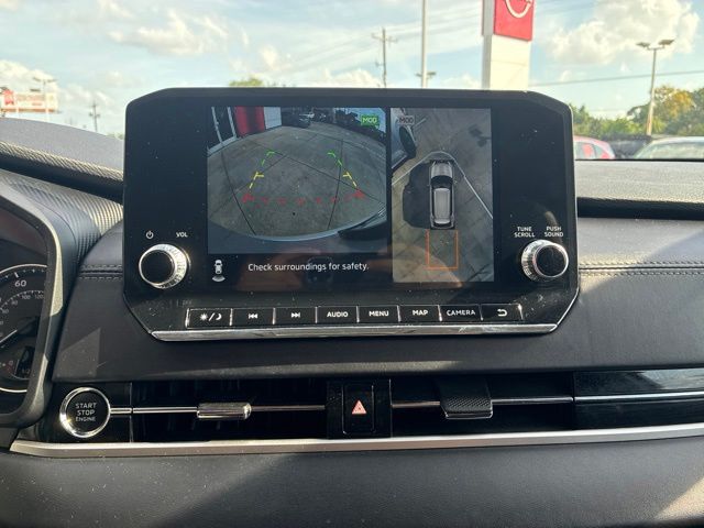2024 Mitsubishi Outlander SE  at Royal Nissan
