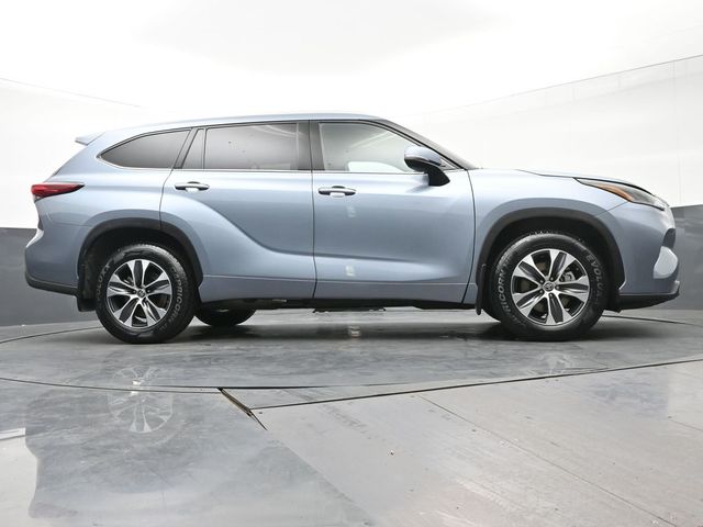 2021 Toyota Highlander XLE 42