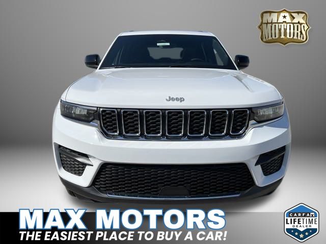 2024 Jeep Grand Cherokee Laredo 2