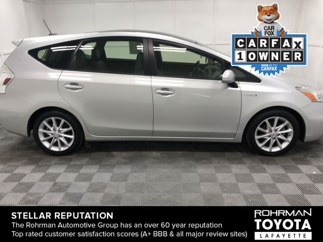 2013 Toyota Prius v Five 7