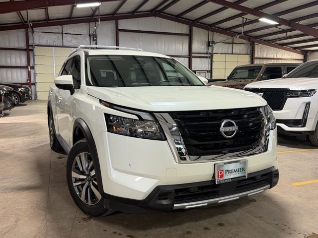 2024 Nissan Pathfinder SL FWD