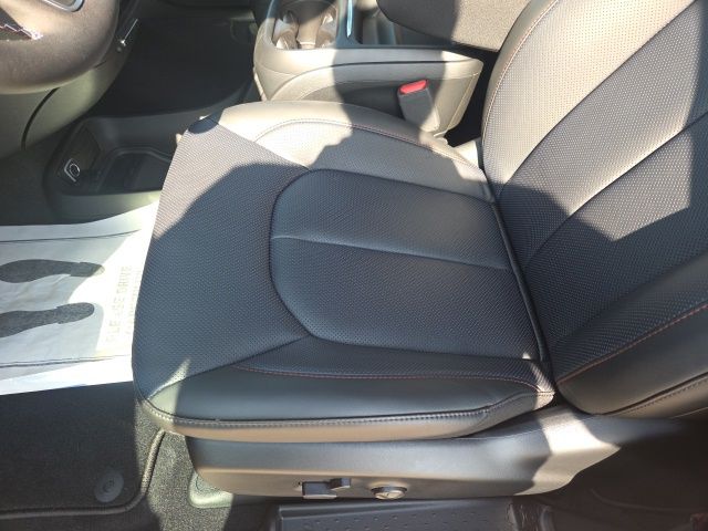 New 2027 Chrysler Pacifica Van