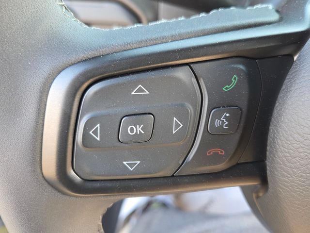 Used 2025 Green Jeep Sport S image 24