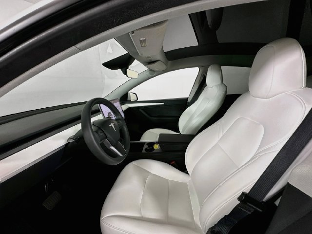 Thumbnail: 2023 Tesla Model Y - 20
