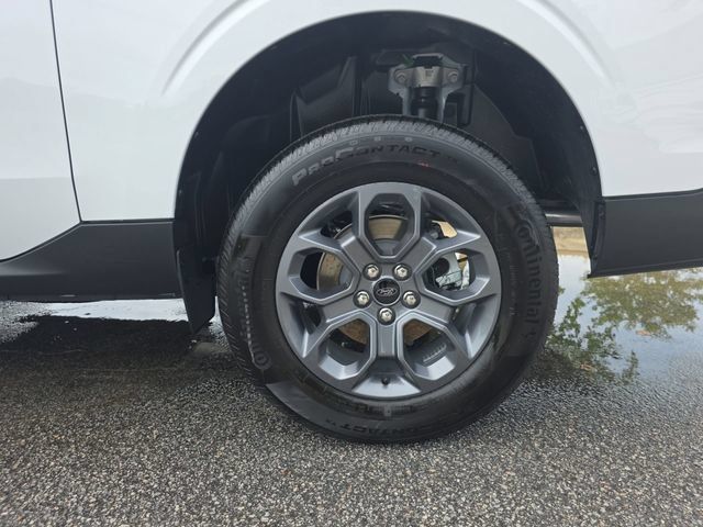 New 2026 White Ford XLT image 33