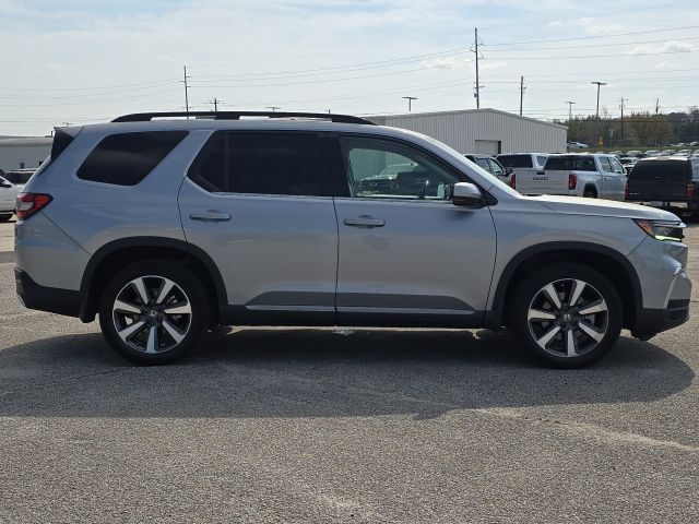 2024 Honda Pilot Touring:C02566
