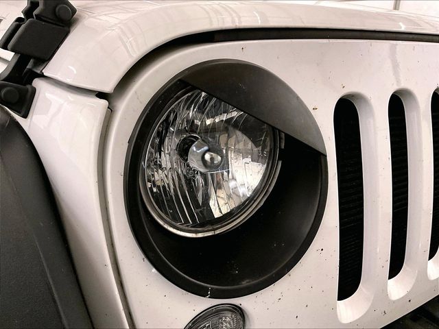 2016 Jeep Wrangler Unlimited Rubicon White at Luther Ford