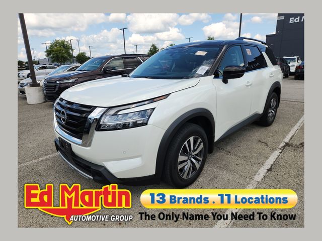 Pearl White 2024 Nissan Pathfinder SUV / Crossover All-Wheel Drive 9-Speed Automatic