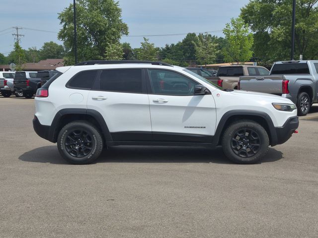 2022 Jeep Cherokee - Image 3