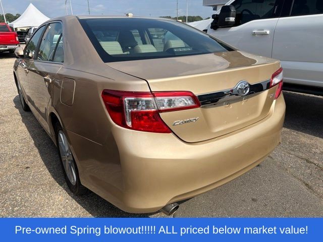 Used 2012 Beige Toyota XLE image 5