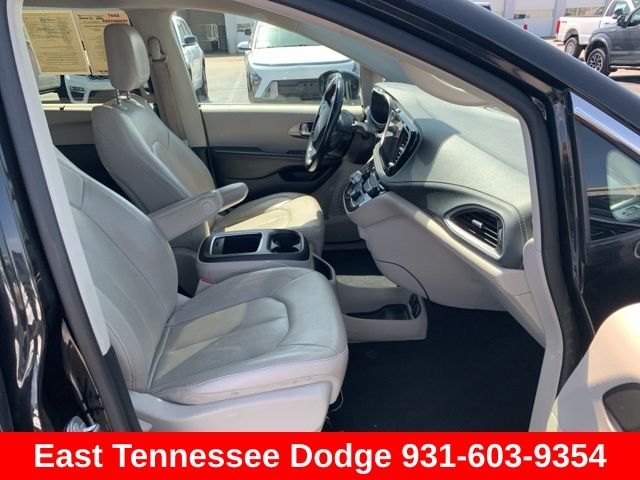 2021 Chrysler Pacifica Touring L photo