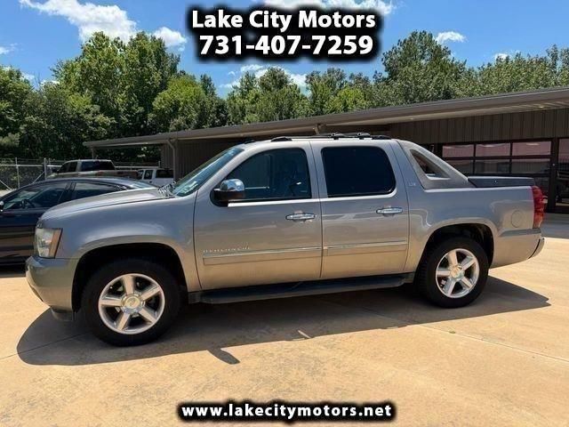Graystone Metallic 2012 Chevrolet Avalanche Pickup Truck Four-Wheel Drive 6-Speed Automatic