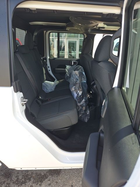 2025 Jeep Gladiator Sport S - Bright White Clearcoat exterior view 12