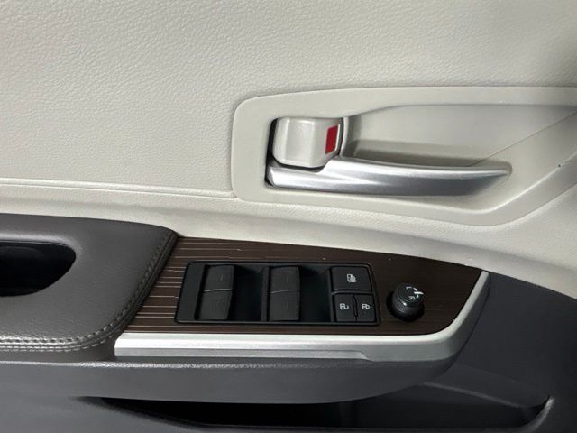 Used 2023 Toyota Sienna Van