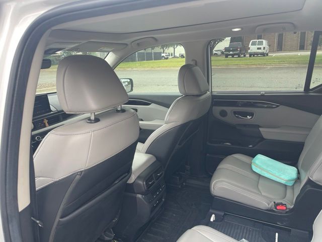 Used 2024 White Honda Touring image 7