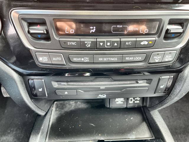 Used 2022 White Honda Touring image 18