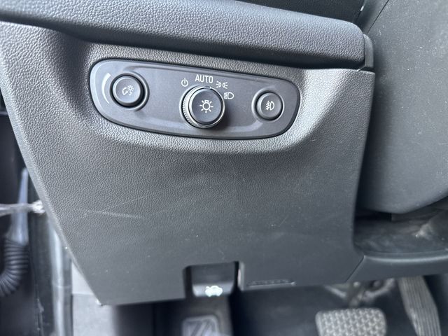 Used 2018 Black Buick Essence image 25