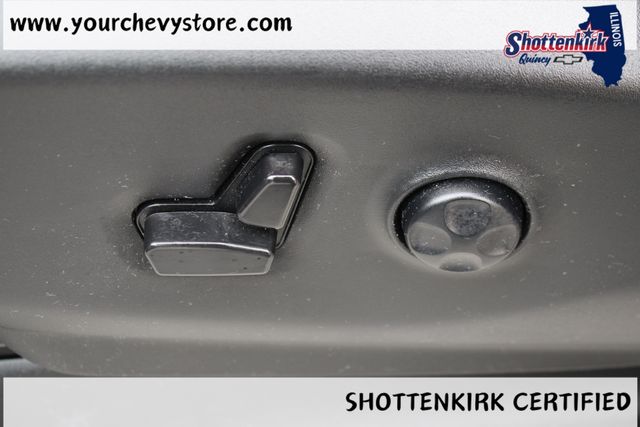 Used 2024 Chrysler Pacifica Van
