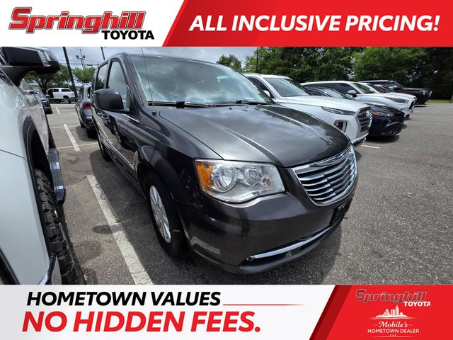 2016 Chrysler Town & Country Touring's photo