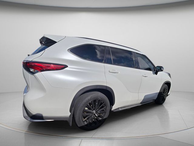 2023 Toyota Highlander - $37,999