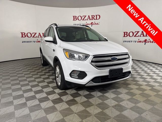 2018 Oxford White Ford Escape SE SUV