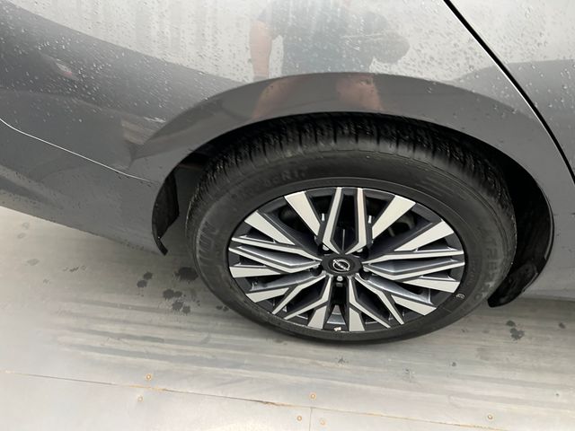 2024 Gun Metallic Nissan Altima 2.5 SV FWD Sedan