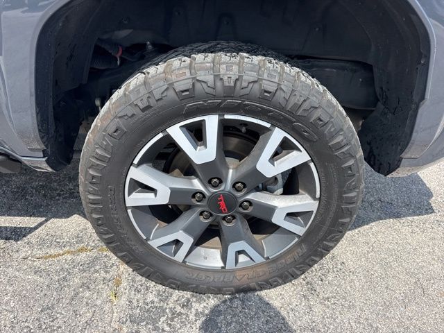 View vehicle photo 7