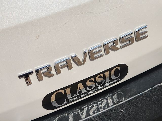2023 Chevrolet Traverse LT Beige at AutoSavvy Houston Southwest