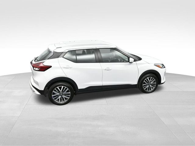 2023 Nissan Kicks SV 28