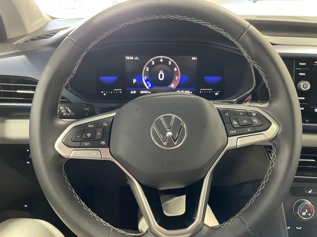 2022 Volkswagen Taos 1.5T SE photo