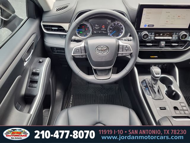 Used Car 2023 Toyota Highlander Hybrid  Xle For Sale Under $40,000 In San Antonio, Texas