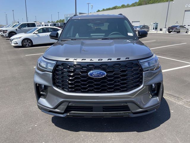 2025 Ford Explorer ST-Line 26