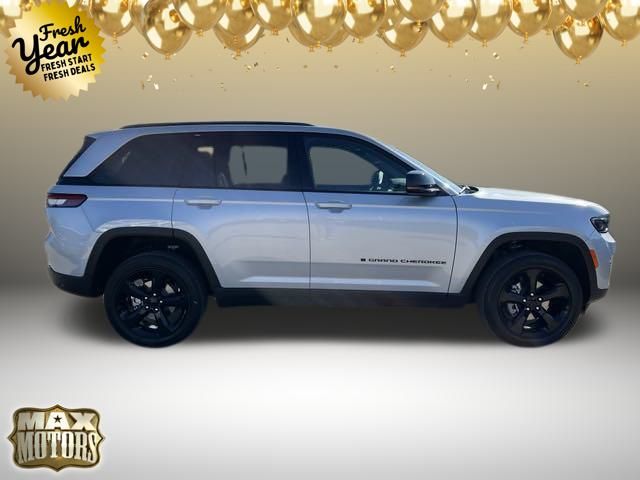 2025 Jeep Grand Cherokee Altitude 12